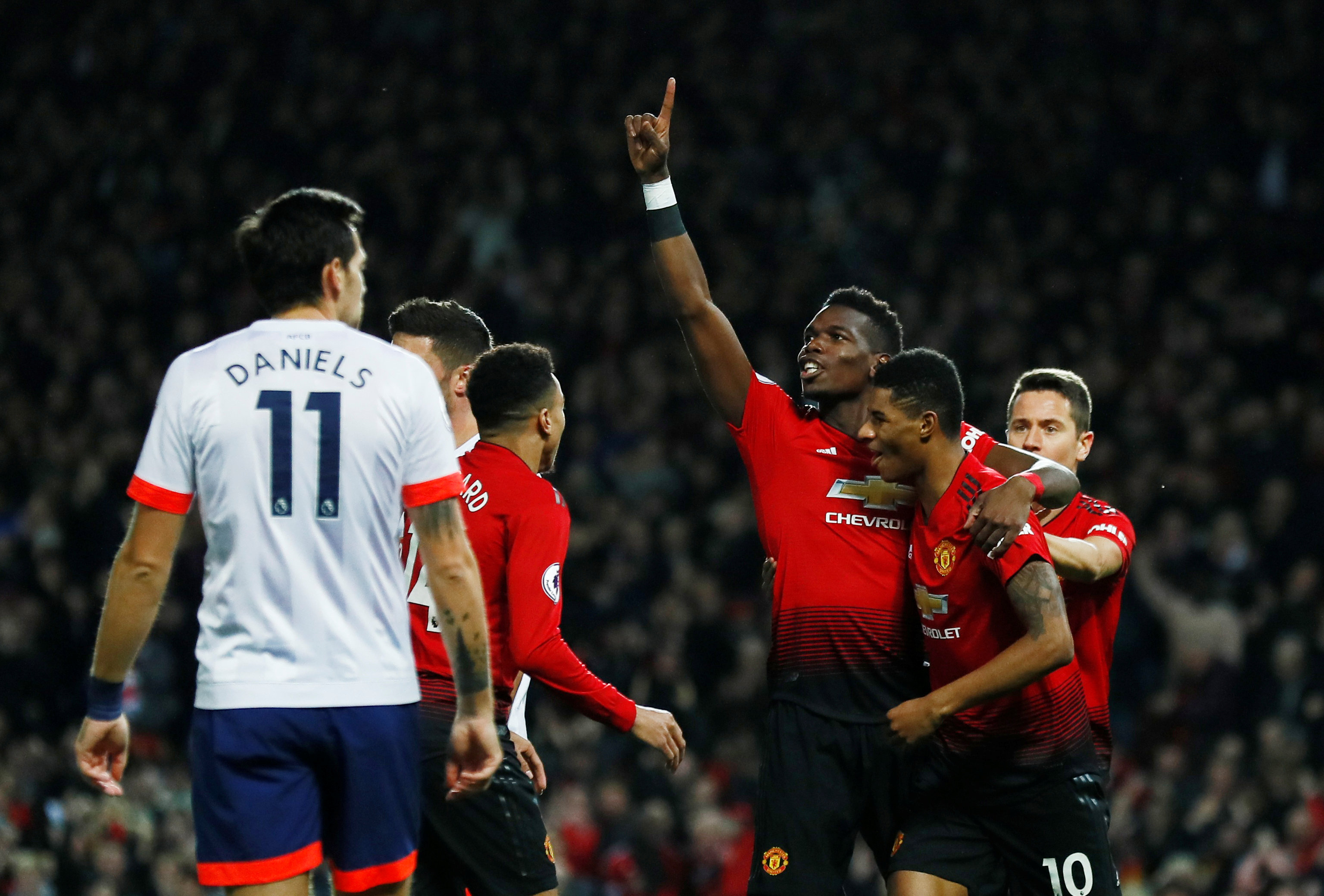 定中扮演着 定中扮演着